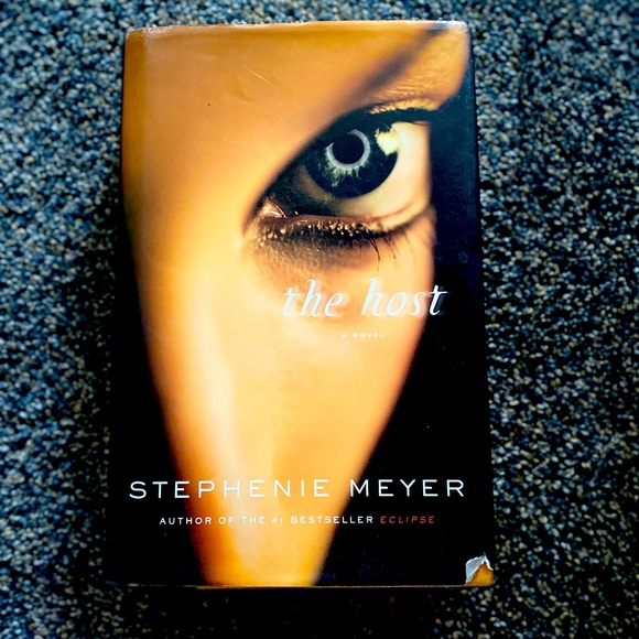 The Host Hardcover Book By Stephenie Meyer - Picture 1 of 7